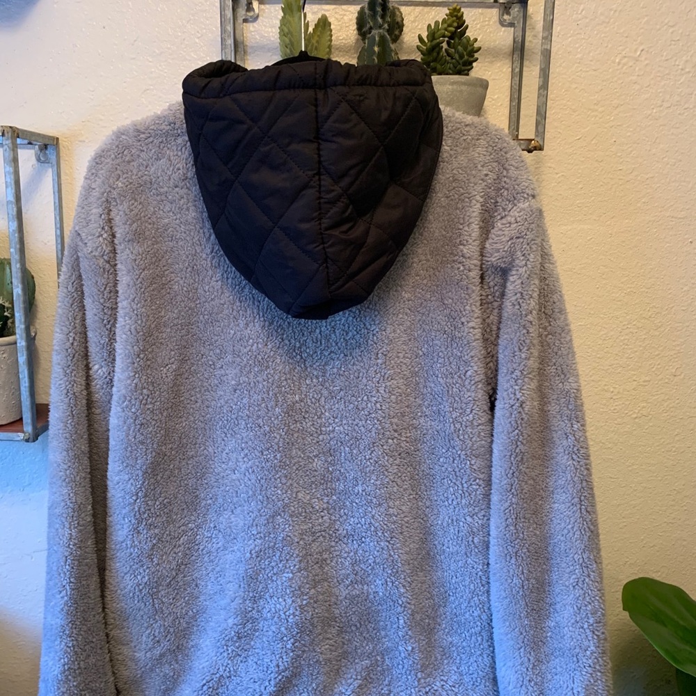 Furry jacket - Picture 7 of 8